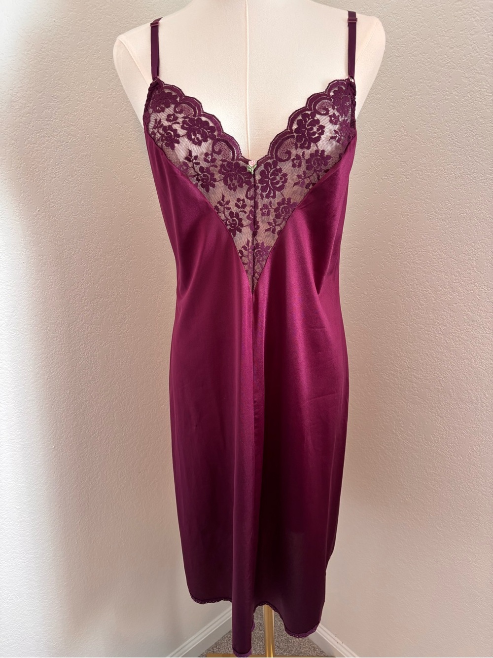 Vintage Chantilly Maidenform Slip Nightdress Plum Size 36 Made in USA